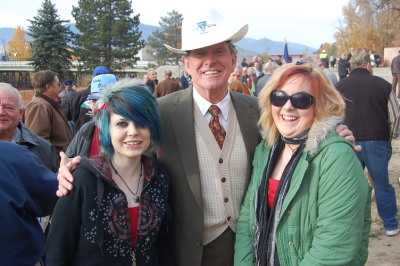Governor Otter with Teen Volunteers